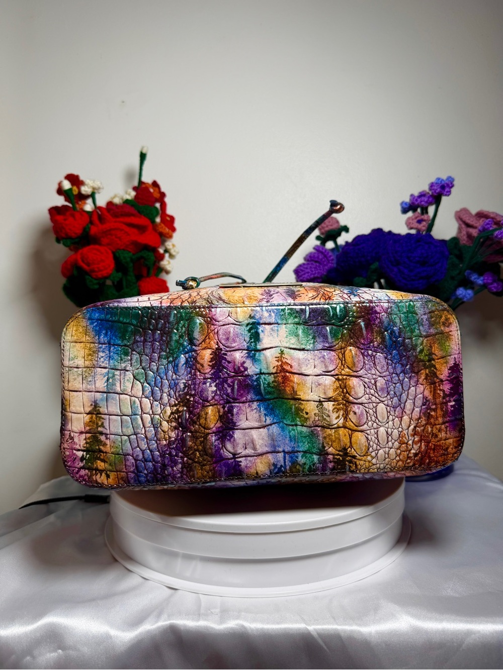 Brahmin Marlowe Bucket Bag in Fallstruck Melbourne Croc Embossed NWT and COA - Picture 6 of 10